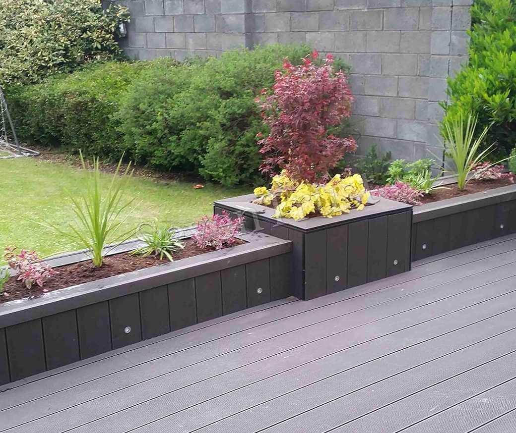 How does wpc decking help in cleaning?